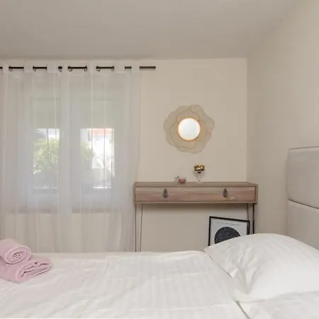 アパート In Okrug Gornji With Pool, Terrace, Ac, Wifi, Washing Machine 3436-5