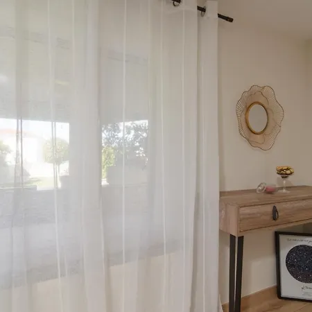 アパート In Okrug Gornji With Pool, Terrace, Ac, Wifi, Washing Machine 3436-5 トロギール